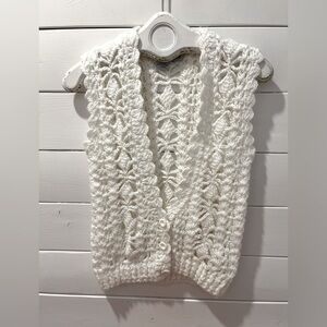 CLOTHES TO YOU – White Crochet Knit Vest – Size M
